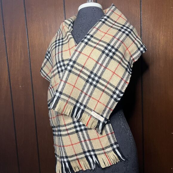 Vintage Burberrys of London Scarf , Made in Scotland 100% Wool - Picture 1 of 5